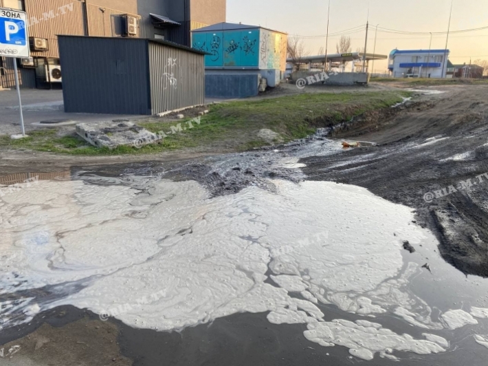 В Мелитополе бизнесмен устроил потоп на Песчаной (фото, видео)