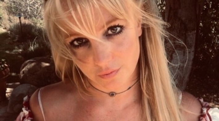 Визажист Бритни Спирс заявил, что певице не разрешают самой вести Instagram