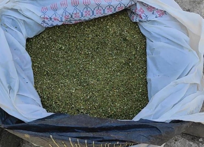 У 71-летнего жителя Запорожской области обнаружили пакет с наркотиками стоимостью 70 тысяч грн. (фото)