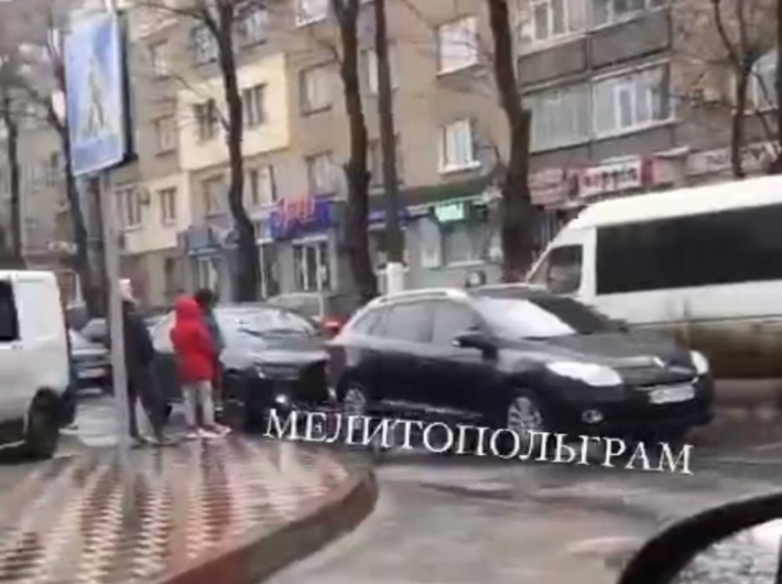 В центре Мелитополе произошла авария (видео)