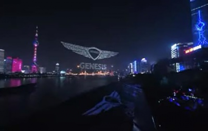 В Шанхае побит рекорд по количеству дронов в небе (видео)