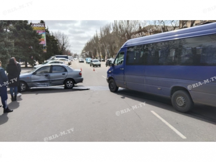 В Мелитополе маршрутка с пассажирами попала в ДТП (видео, фото)