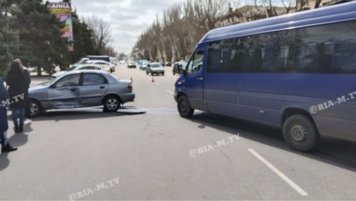 Беременная пассажирка маршрутки, попавшей в ДТП возле "Пассажа" в Мелитополе, пожаловалась на водителя (фото)