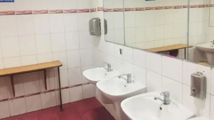 Грабитель с ножом отбирал выручку у кассиров общественных туалетов в Винницкой области