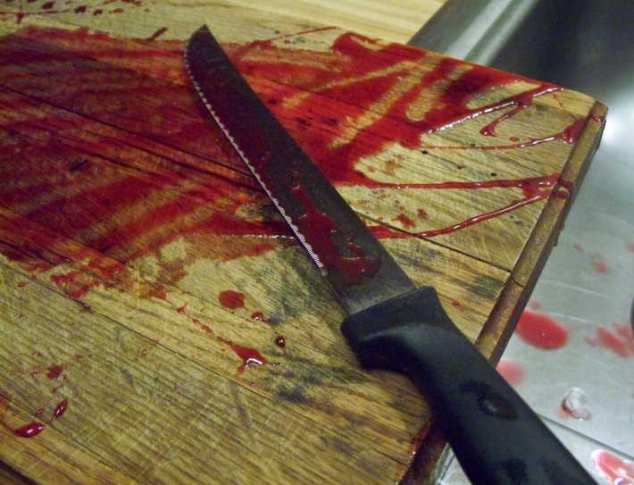 В Запорожье 50-летнего мужчину пырнули ножом