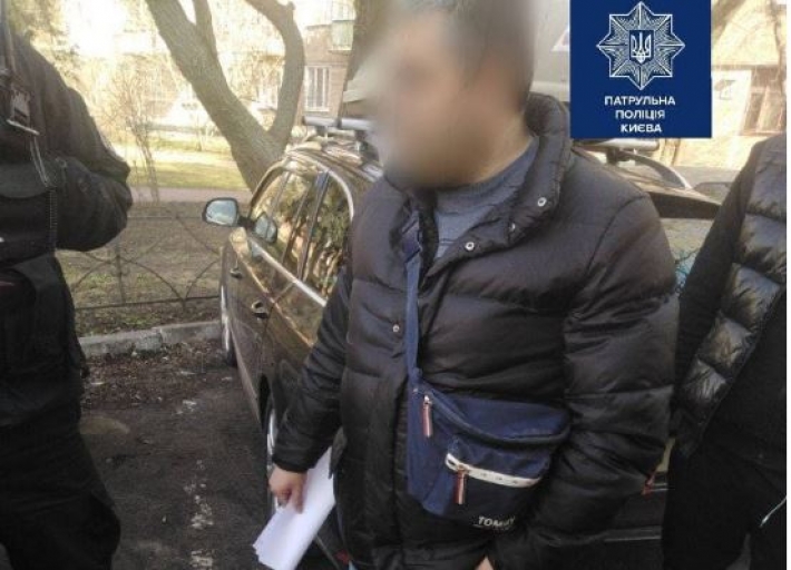 В Киеве задержали мужчину, плюнувшего в лицо продавщице: фото "героя"
