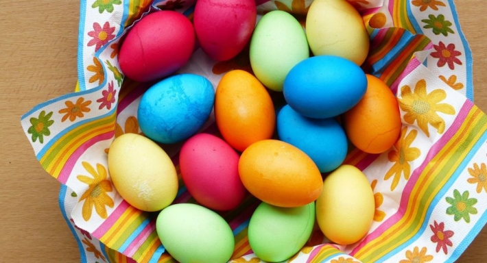 Никакой "химии" и вреда для здоровья: лучшие натуральные красители для пасхальних яиц