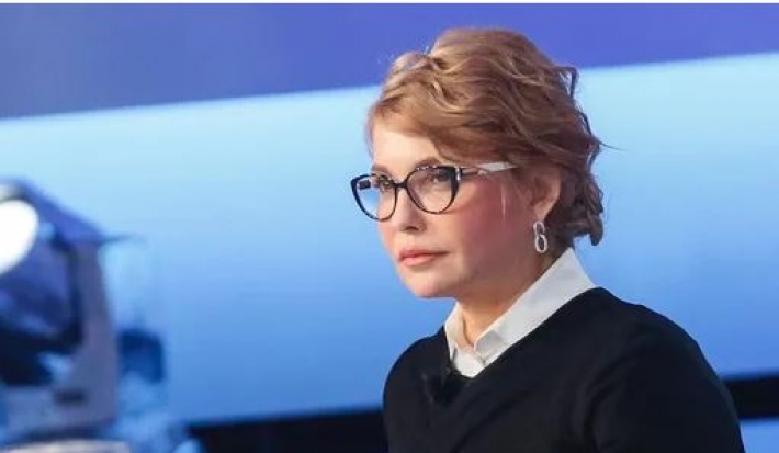 Тимошенко появилась в Раде в стильном костюме и на высоких каблуках. Фото