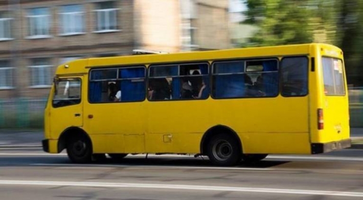 В Одессе водитель маршрутки и пассажир устроили драку из-за 7 гривен: видео