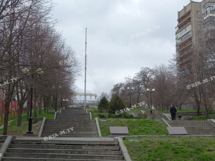 В Мелитополе исчез флаг с самого высокого флагштока в Запорожской области (фото)