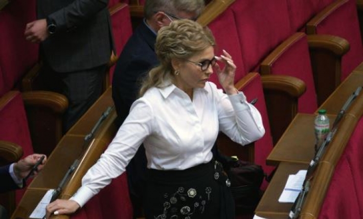 Черное с белым: Тимошенко засветила стильный лук в Раде, эксклюзивные фото