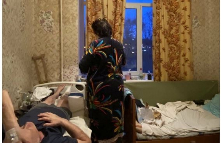 Истошные крики и полчища тараканов: фото и рассказ пациента "ковидной" больницы в Харькове