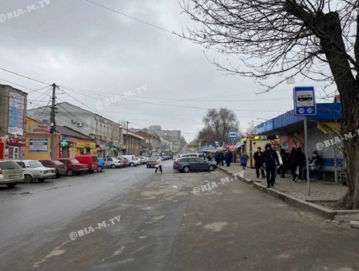 Как из-за остановки маршруток жители Мелитополя на работу добираются (видео)