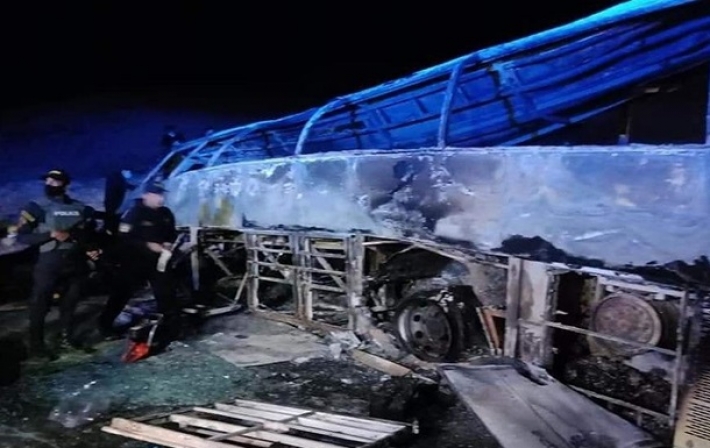 В Египте сгорел автобус с пассажирами (видео)