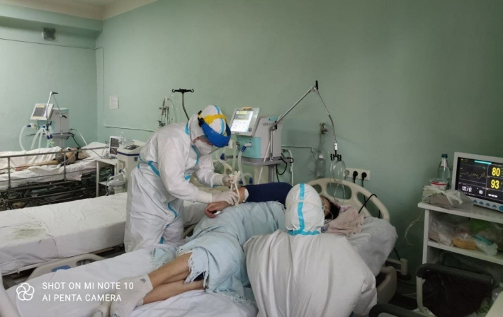 В Украине спасли жизни семейной паре с COVID-19 - использовали новый метод лечения