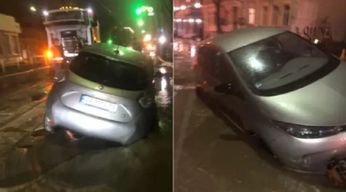 В центре Киева машина утонула в 