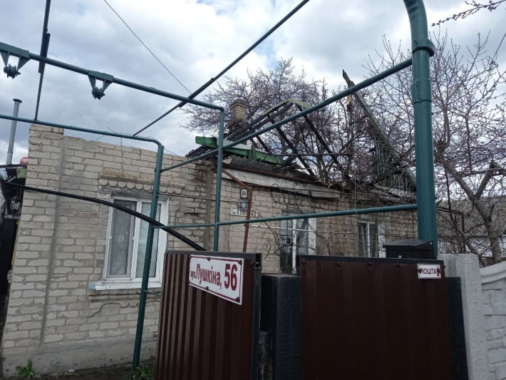 В Запорожской области из-за замыкания пылала крыша частного дома