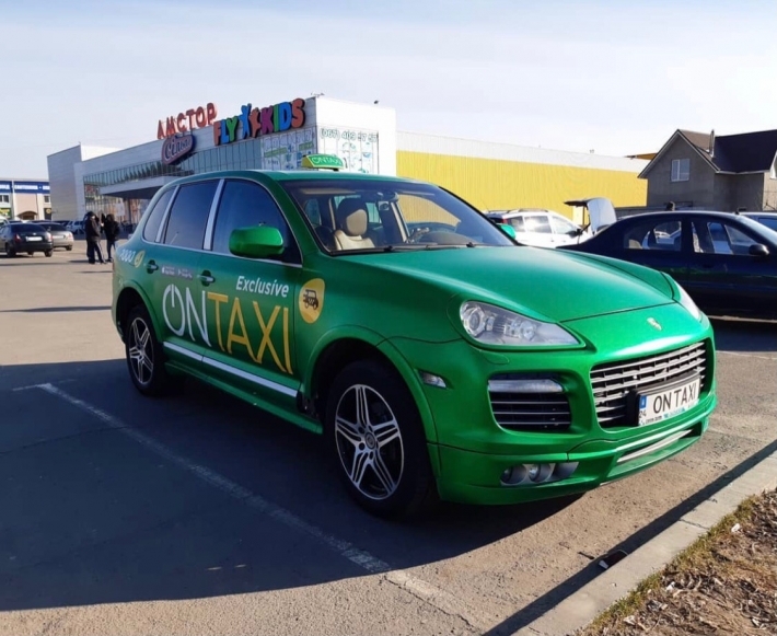 Компания OnTaxi в Мелитополе проведет проверку авто после жалобы клиентки