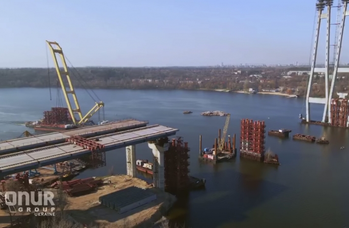 Мостостроители в Запорожье переходят с самому главному этапу работы