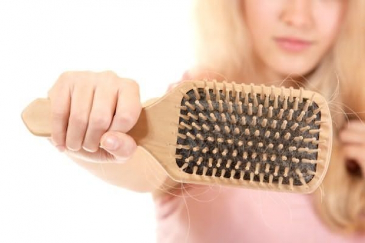 Как спасти волосы недорогим аптечным средством