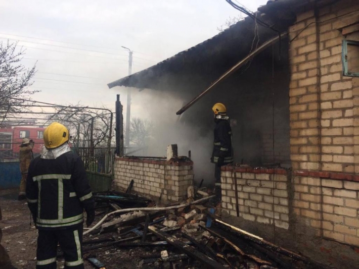 В Запорожской области горел жилой дом (фото)