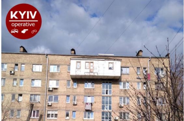 ​"Красиво жить не запретишь": в Киеве заметили новый "царь-балкон", в сети ажиотаж, фото