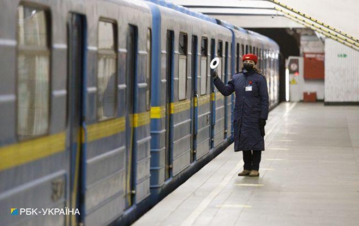 В разгар карантина в метро Киева пробрались подростки: их выходка поражает