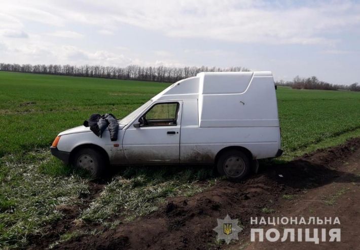 В Запорожской области студент украл авто и попал на нем в ДТП (фото)
