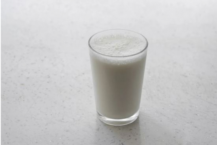 Дієтологи розповіли, що вживання молока у літньому віці сприяє розвитку онкологічних хвороб