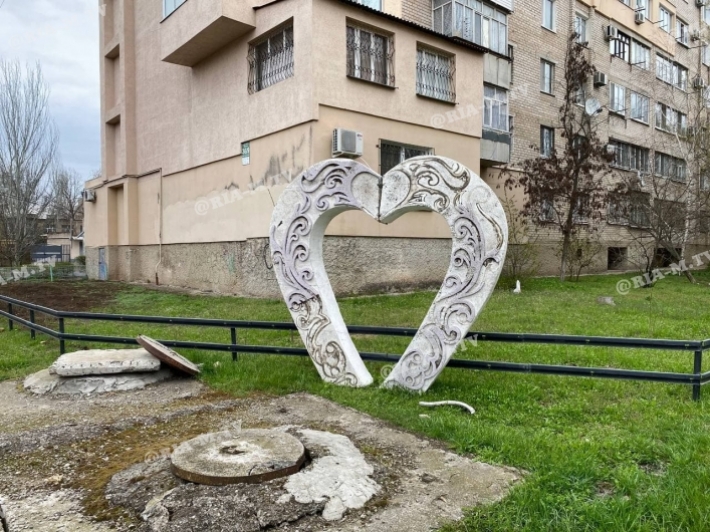 От бетонного сердца в Мелитополе не осталось и следа (фото)