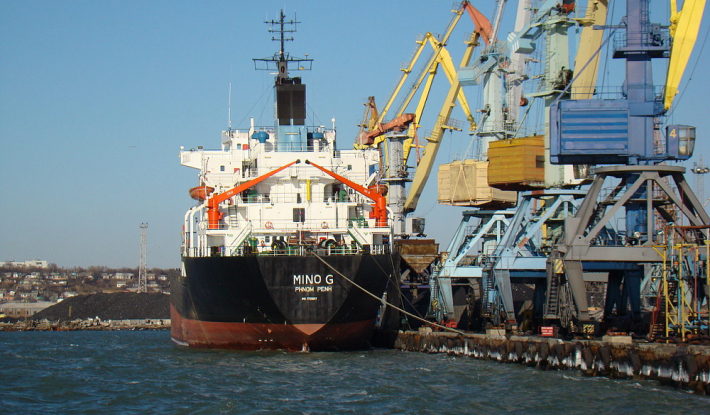 В Бердянском морском порту ограничили грузовые операции