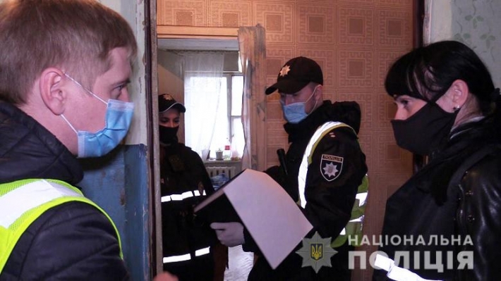В Киеве поймали подозреваемого в убийстве приятеля - ударил ножом в шею: фото и видео