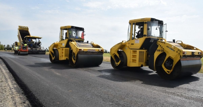 В этом году в Украине начнут строить первую платную дорогу: сколько будет стоить километр