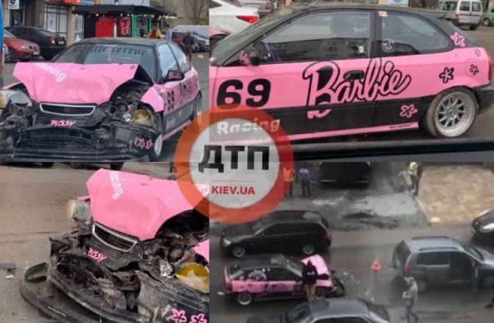 Под Киевом в аварию попало необычное "барби"-авто: фото