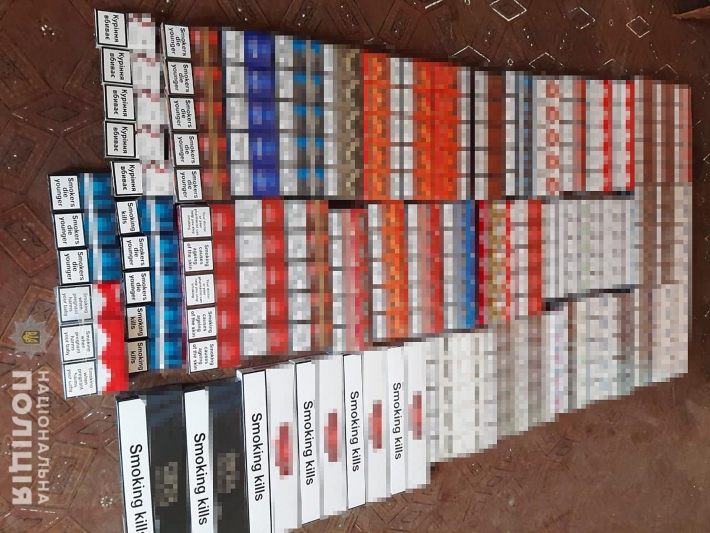 В Мелитополе в ларьке изъяли более 500 пачек контрафактных сигарет