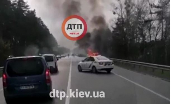 Под Киевом в авто на ходу взорвался газовый баллон (видео)