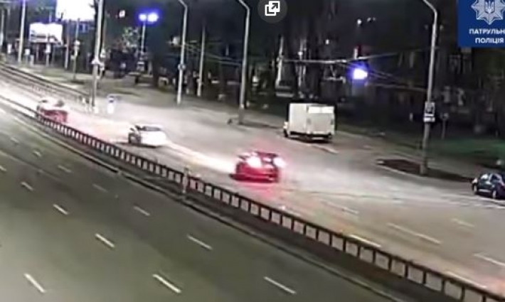 В Киеве смертельно пьяный водитель устроил ДТП: появилось видео момента аварии