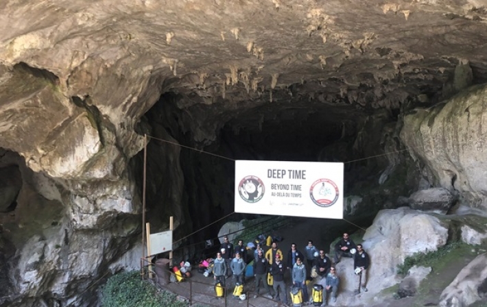 Эксперимент на выживание: люди пробыли в пещере 40 дней без связи и света (видео)