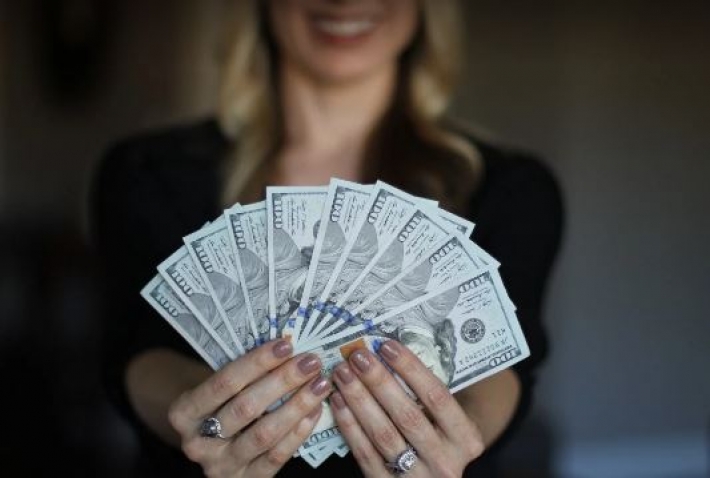 Сколько денег необходимо человеку для счастья – исследование ученых
