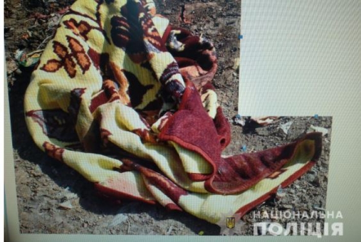 Под Тернополем на свалке нашли мертвого младенца: фото