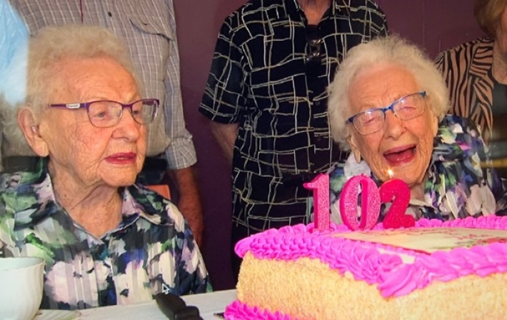Сестры-близнецы отметили 102 день рождения вместе