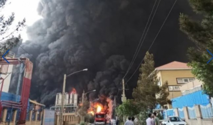 В Иране вспыхнул мощный пожар на химзаводе, валит черный дым: видео