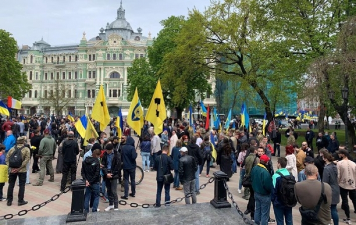 В Одессе проходит марш патриотов