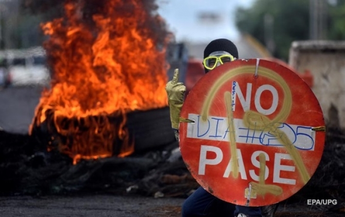 В Колумбии 19 человек погибли в ходе протестов (видео)
