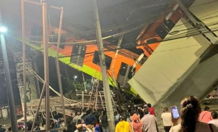 В Мексике обрушился мост вместе с поездом, есть погибшие: жуткий момент попал на видео