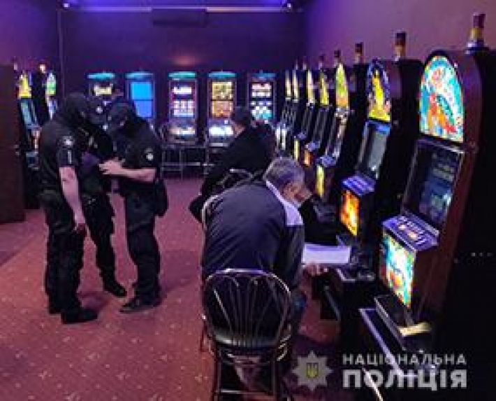 В Мелитополе прикрыли подпольное казино (фото, видео)