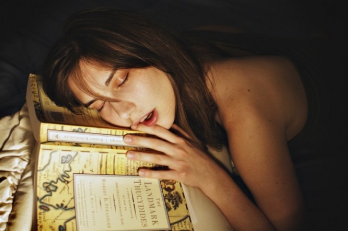 Как выспаться за 4-5 часов: методика быстрого сна