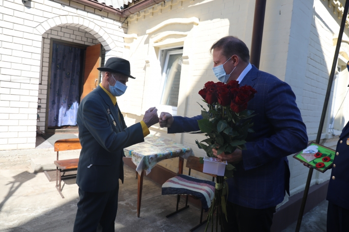 Как нардеп Сергей Минько ветеранов Второй мировой поздравлял (фото)