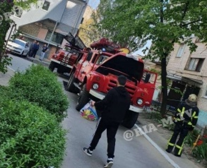 В Мелитополе пожар в многоэтажке - пострадал мужчина (фото, видео)