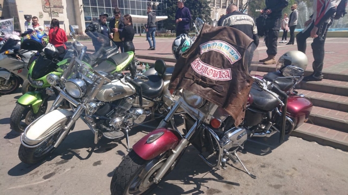 Мотоциклы на зависть - байкеры в Мелитополе похвастали своими 